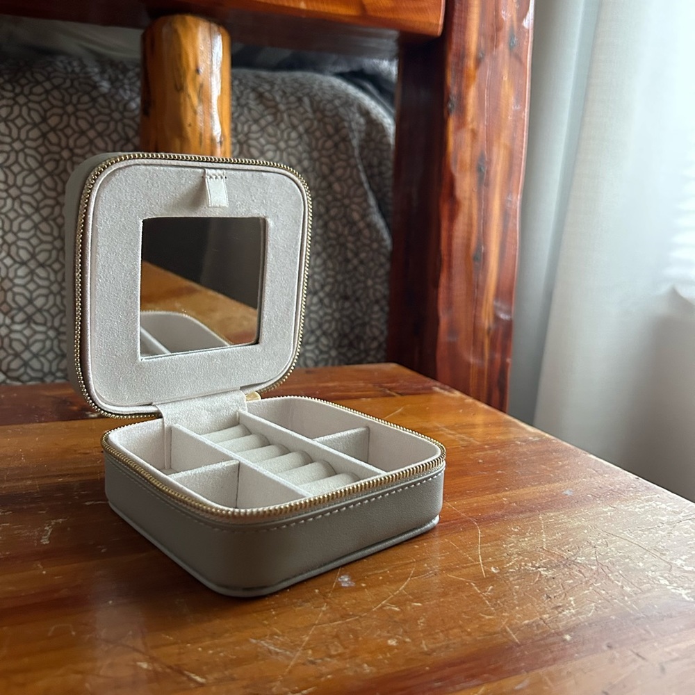 LIKE NEW Grey Travel Jewelry Case